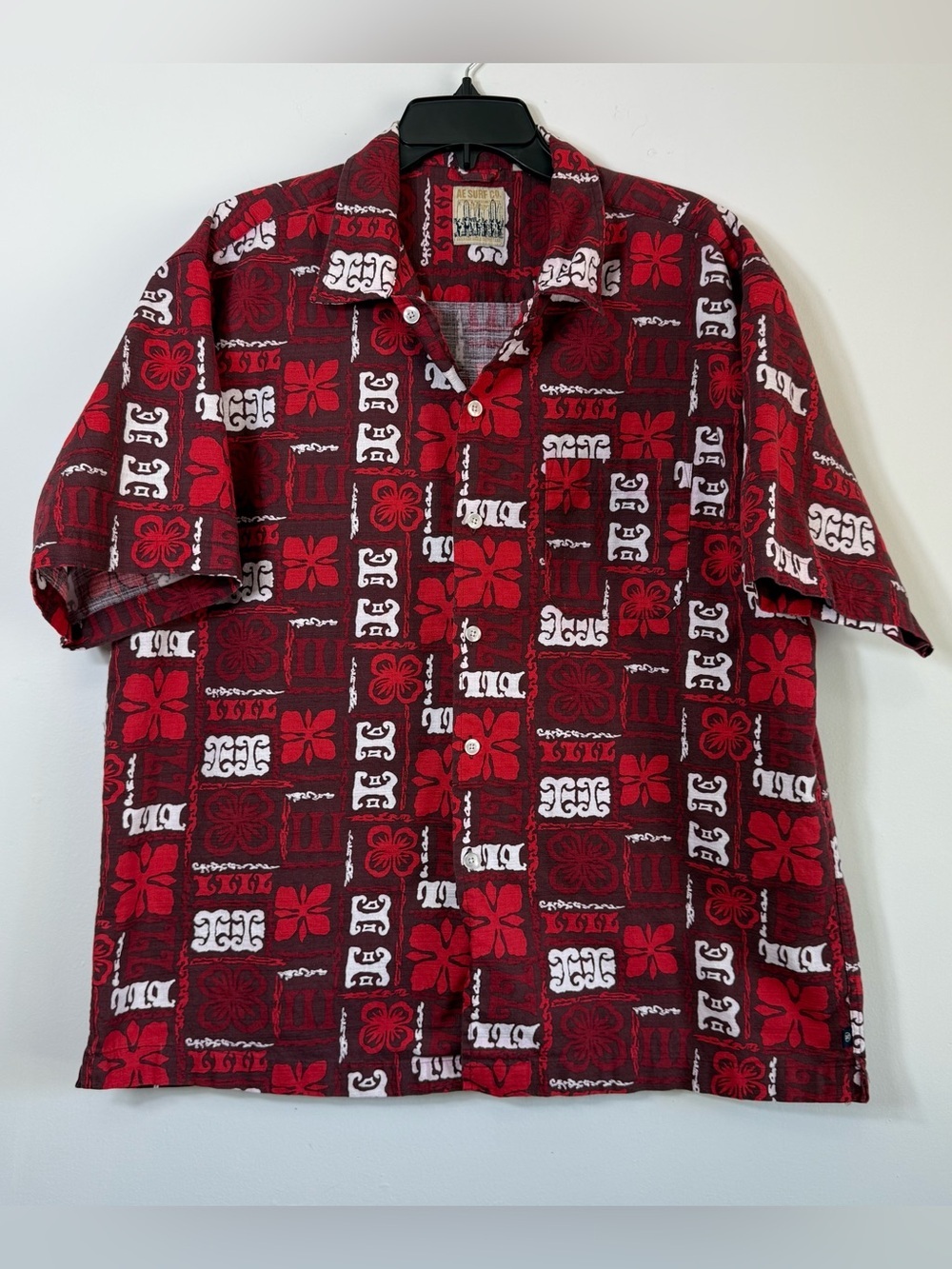 AE Surf Co American Eagle Red Tribal Tiki Hawaiian Aloha Shirt Men’s Large